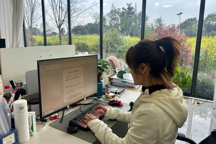 发卡网+链动小铺组合,揭秘低成本创业的幕后账本